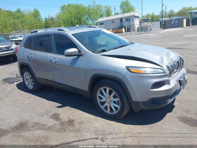 Salvage Jeep Cherokee Image
