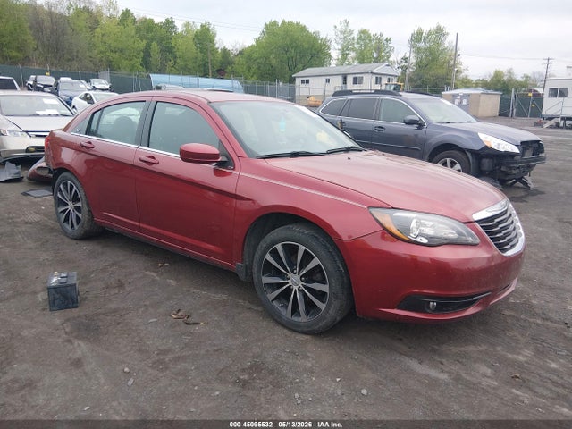 Salvage Chrysler 200 Image