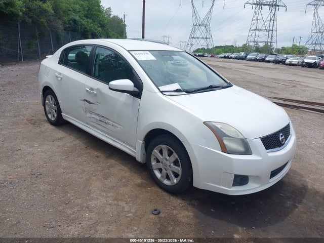 Salvage Nissan Sentra Image