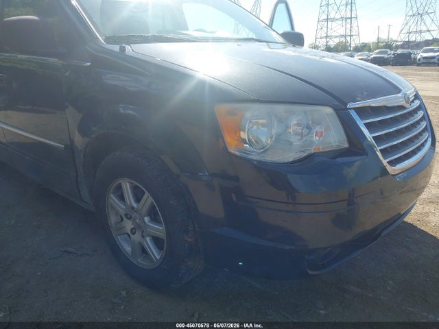 Chrysler Town & Country Touring