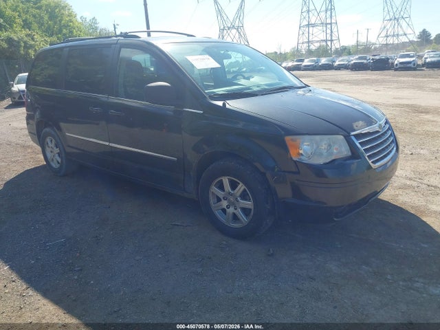 Salvage Chrysler Town & Country Image