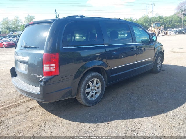 Chrysler Town & Country Touring