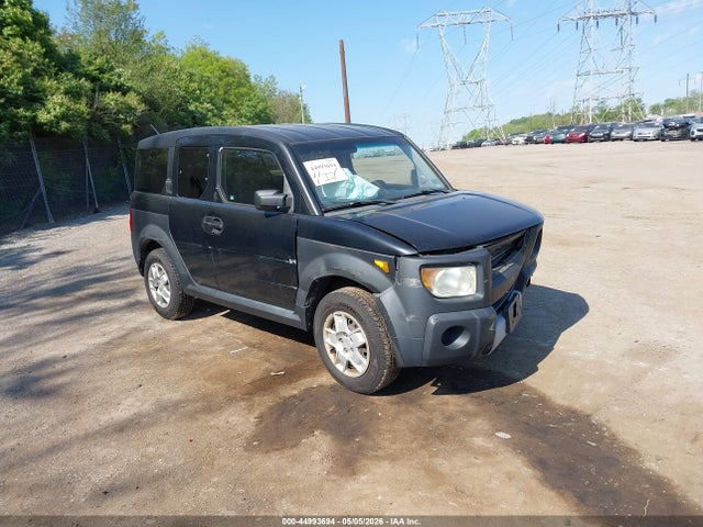 Salvage Honda Element Image