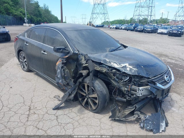 Salvage Nissan Altima Image