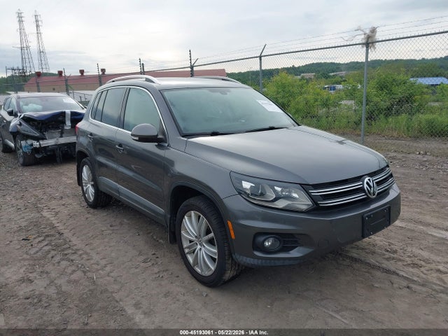 Salvage Volkswagen Tiguan Image