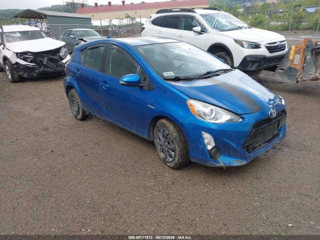 Salvage Toyota Prius c Image