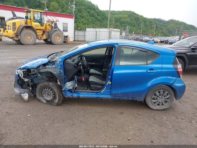 Toyota Prius c Two