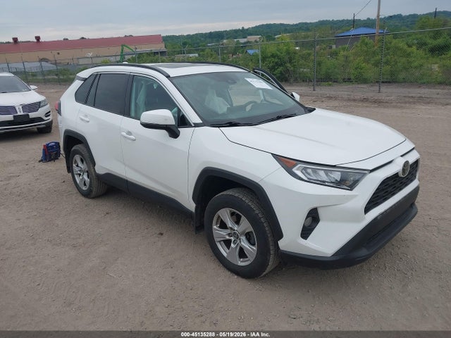 Salvage Toyota RAV4 Image