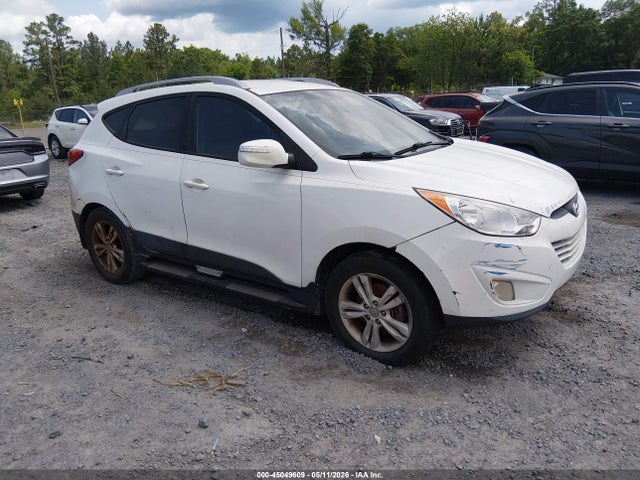 Salvage Hyundai TUCSON Image