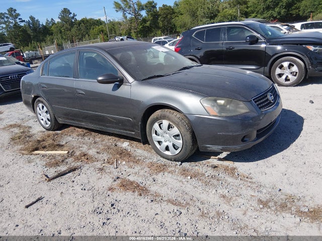 Salvage Nissan Altima Image
