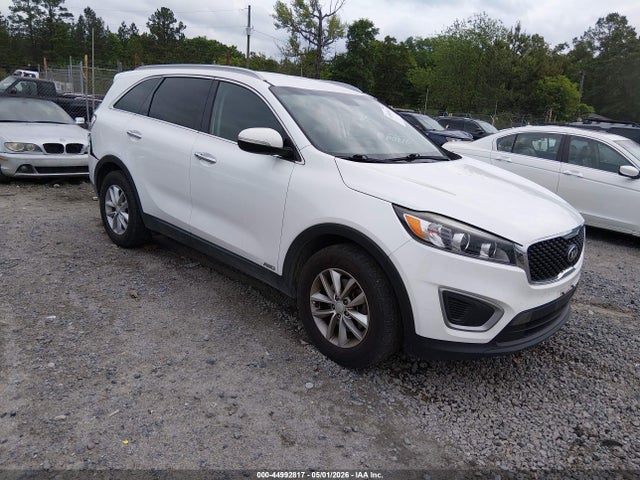 Salvage Kia Sorento Image
