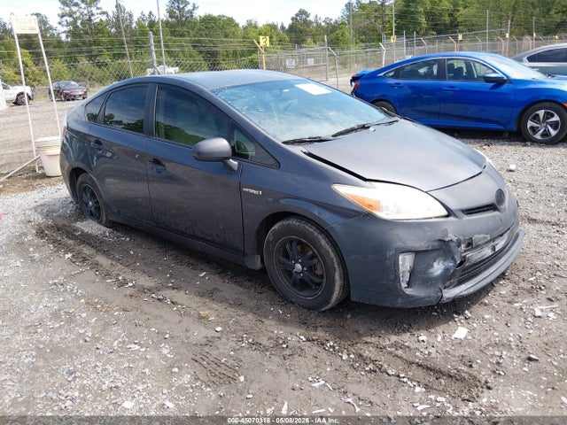 Salvage Toyota Prius Image