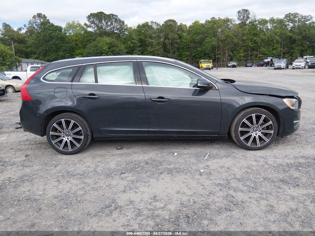 Volvo V60 T5 Platinum