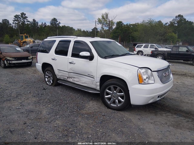 Salvage GMC Yukon Image