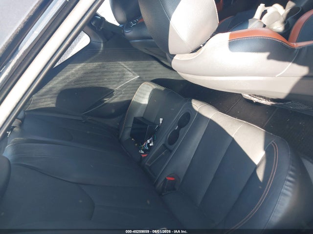 Hyundai VELOSTER Turbo