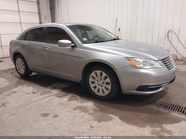 Salvage Chrysler 200 Image