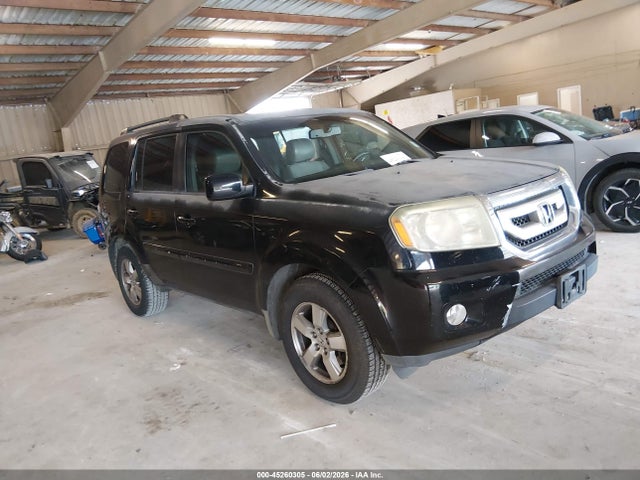 Salvage Honda Pilot Image