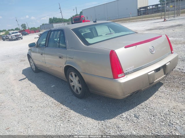 Cadillac DTS Standard