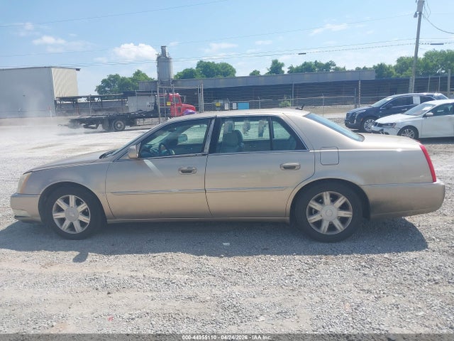 Cadillac DTS Standard