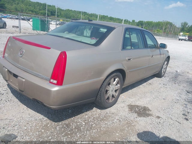Cadillac DTS Standard