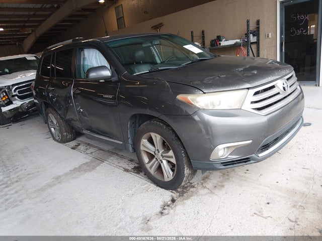 Salvage Toyota Highlander Image