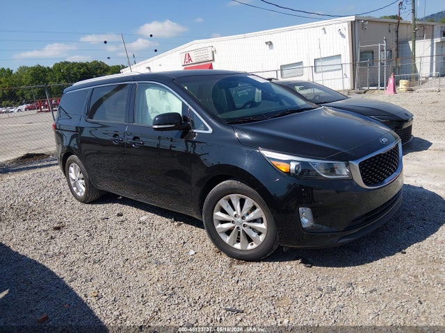 Salvage Kia Sedona Image