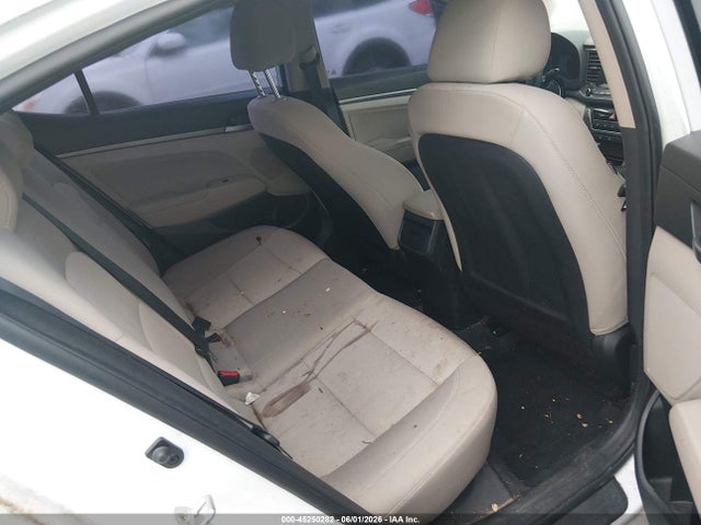 Hyundai ELANTRA Sel