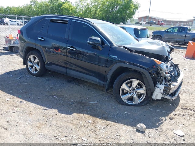 Salvage Toyota RAV4 Image