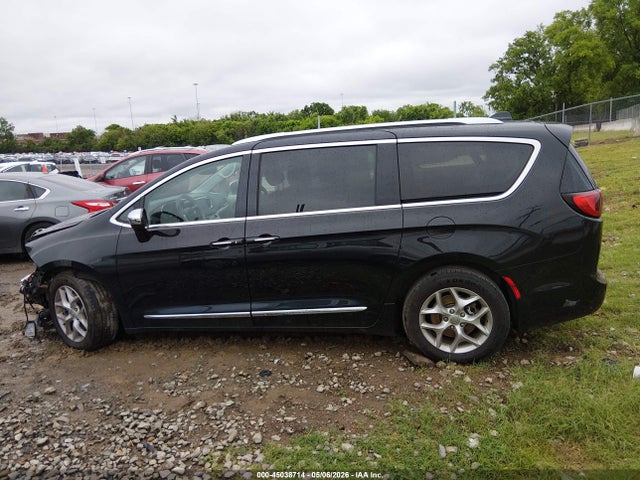 Chrysler Pacifica Limited