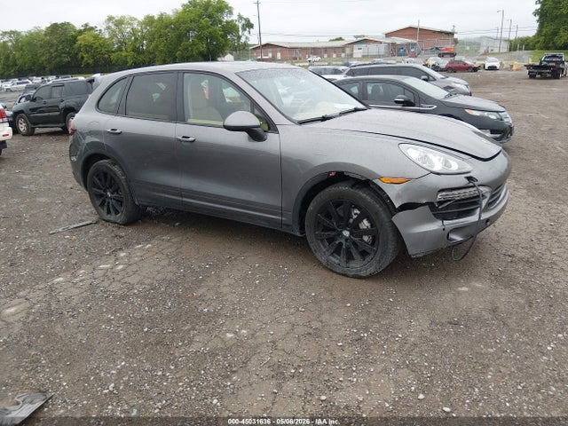 Salvage Porsche Cayenne Image