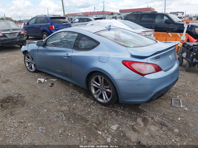 Hyundai Genesis 3.8 Track