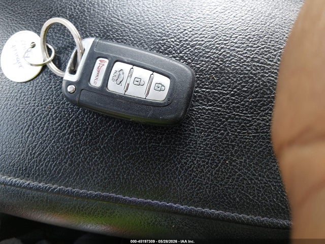 Hyundai Genesis 3.8 Track