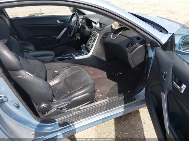 Hyundai Genesis 3.8 Track
