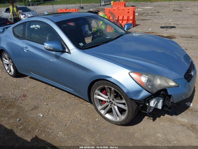 Salvage Hyundai Genesis Image
