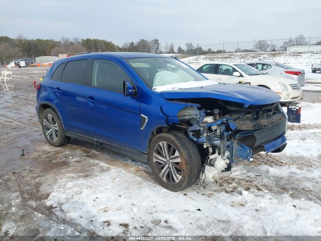 Salvage Mitsubishi Outlander Image