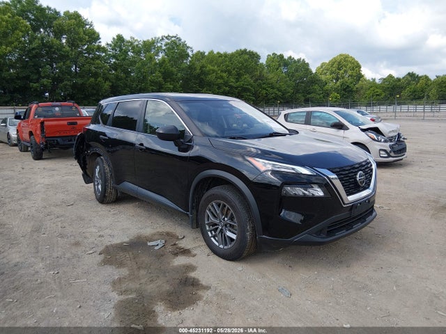 Salvage Nissan Rogue Image