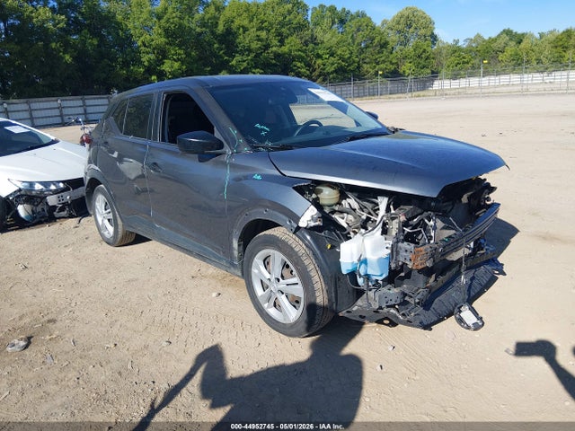 Salvage Nissan Kicks Image