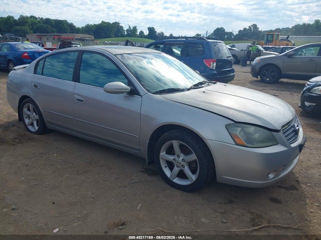 Salvage Nissan Altima Image