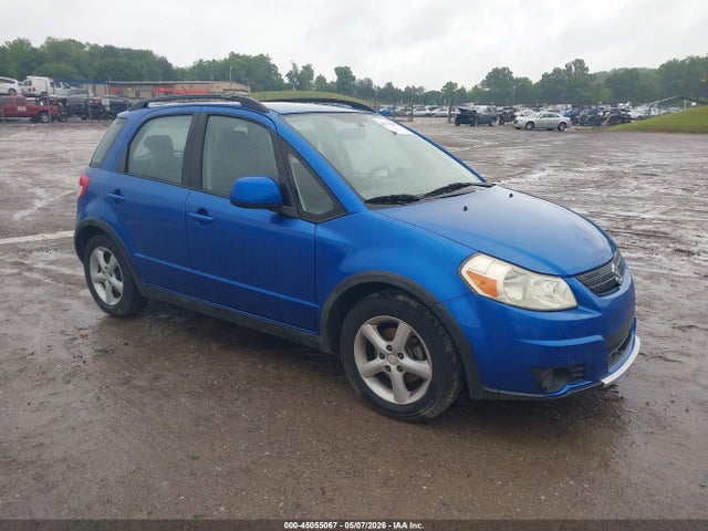 Salvage Suzuki SX4 Image