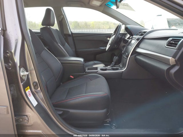Toyota Camry Se