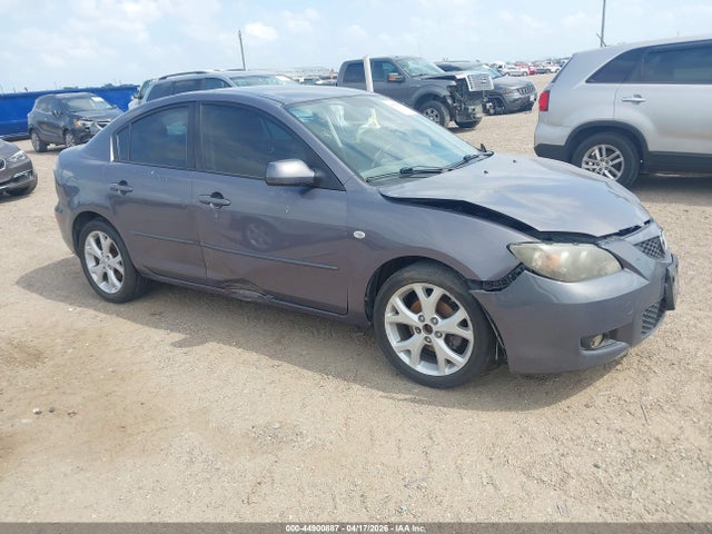Salvage Mazda Mazda3 Image