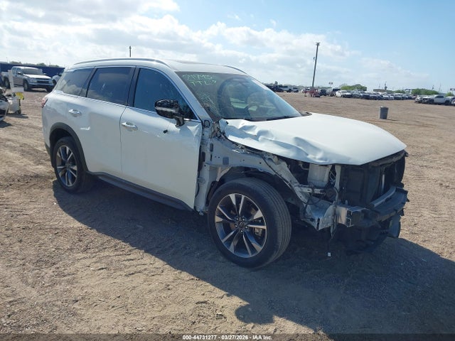 Salvage INFINITI Qx Image