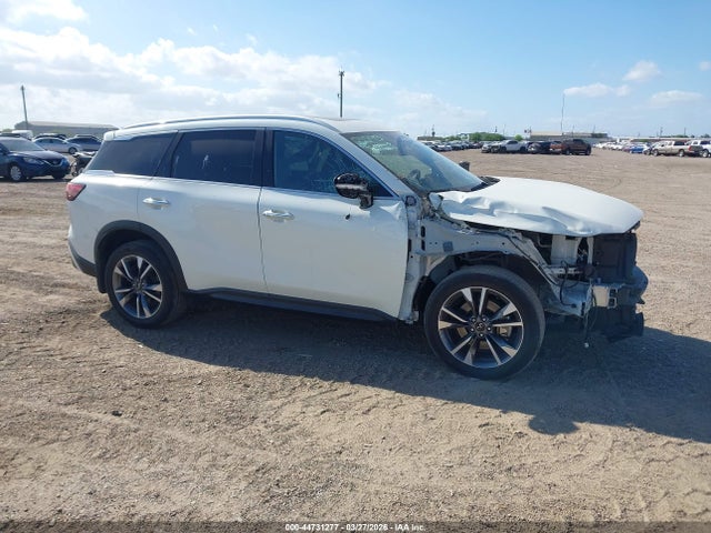 INFINITI Qx Luxe Awd