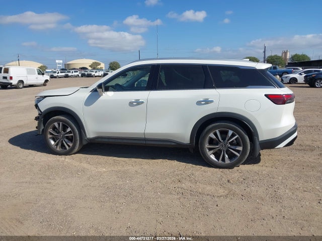 INFINITI Qx Luxe Awd
