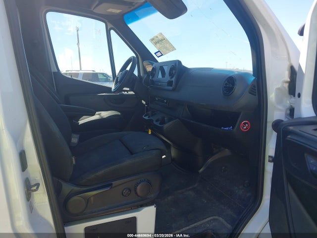 Mercedes-Benz Sprinter 2500 Standard Roof V6