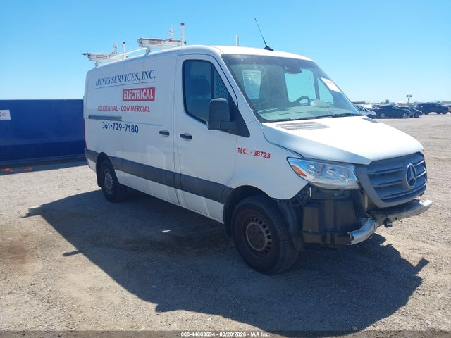 Salvage Mercedes-Benz Sprinter 2500 Image