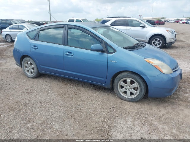Salvage Toyota Prius Image