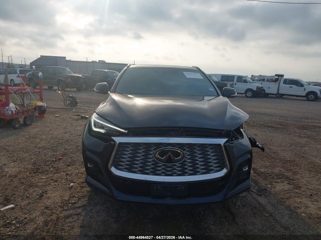 INFINITI Qx Essential Awd