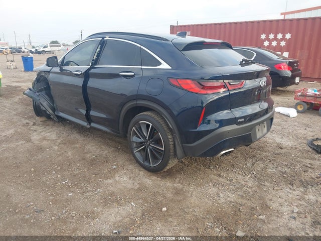 INFINITI Qx Essential Awd