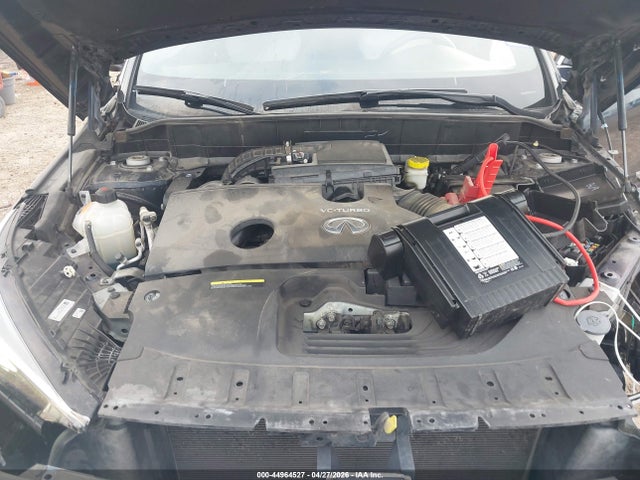 INFINITI Qx Essential Awd